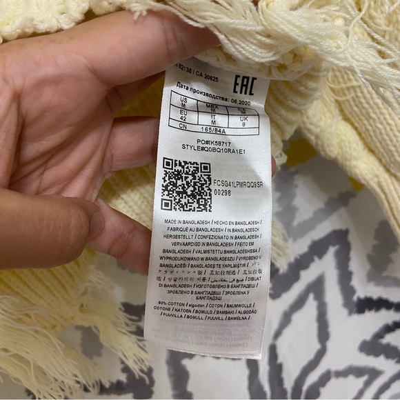 New GUESS Yves Cable Destroy Sweater Size M NWT - Picture 8 of 9